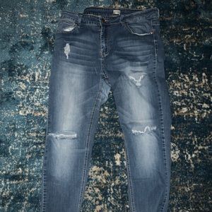 Women’s Distressed Blue jeans